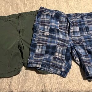 Izod Men’s Flat Front Green and Blue Madras Shorts - 36 Waist, 9.5 Inseam